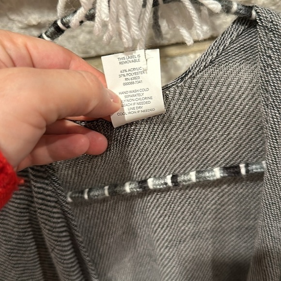 CJ Banks cape gray black one size - Picture 3 of 6